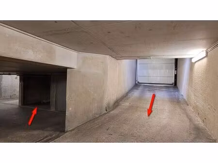 box en parfait état au 29 rue roger brechan  lyon 3