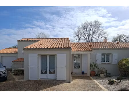 au calme - proche des plages et de la forêt