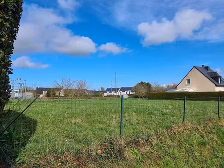 terrain constructible de 830m2