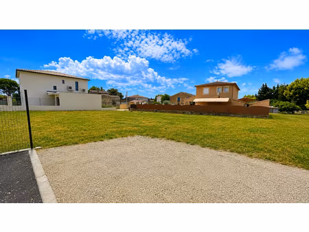 vente terrain 594 m² à violès (84150)  105 000 €