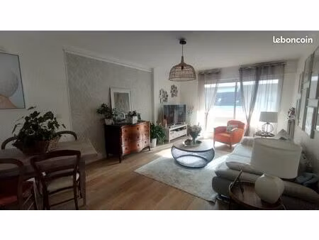 hyper centre – grand t4/traversant 96 m² – terrasse – parking – cave – ascenseur