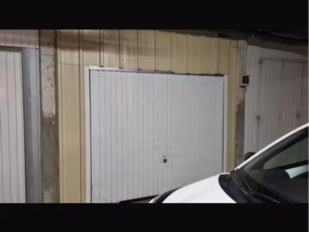grand garage fermé 13127 vitrolles
