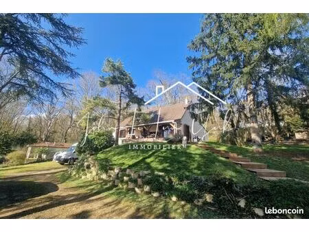 maison 8 pièces 149 m²