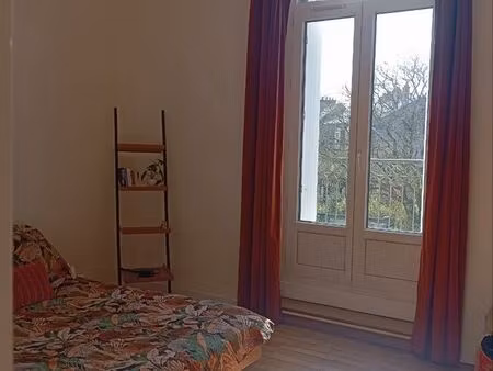 t2 51 m² centre fougères – lumineux – balcon – 570 cc