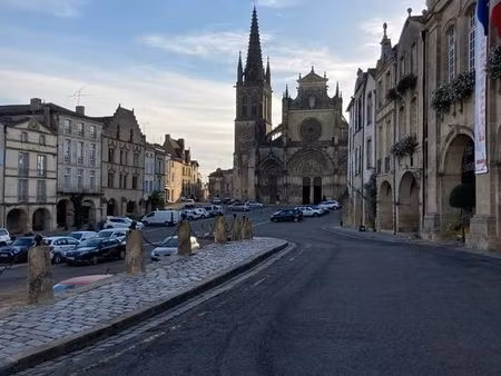 t2 place de la cathédrale
