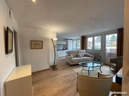 t3 lumineux refait pres du chr de lille en bail mobilité