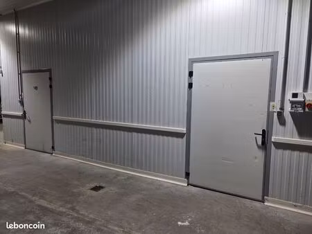 garde meuble  box  stockage  parking garage voiture collection  parking garage moto  parki