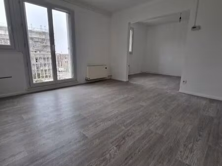 appartement 3 pièces avec balcon