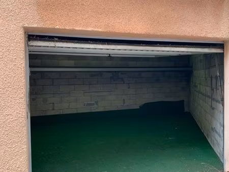 garage à louer 23m2