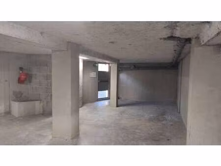location garage box et parking à basse-goulaine (44115) : à louer / basse-goulaine
