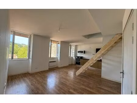 location appartement  61.5 m² t-3 à saint-marcellin  585 €