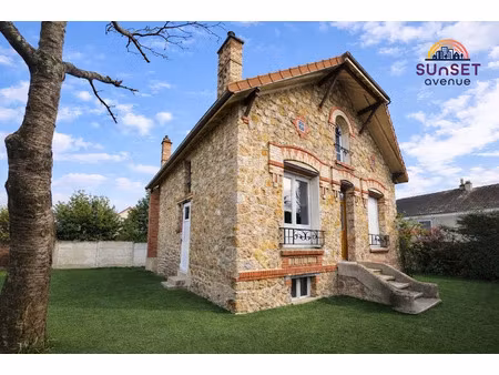 location meublée maison 7 pièces 104.18 m² à eaubonne (95600)  1 999 €