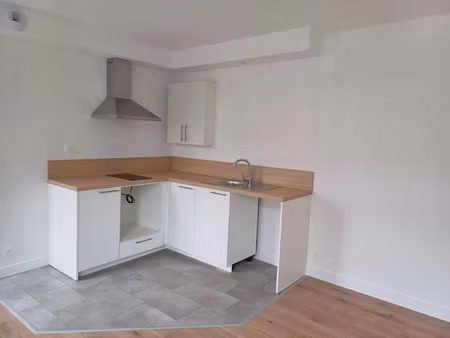 location appartement 2 pièces 37 m² à estaires (59940)  550 €