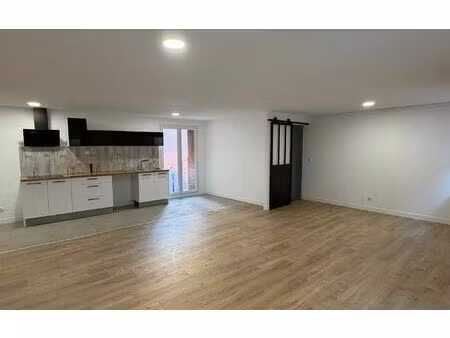 location appartement  m² t-2 à trouillas  570 €