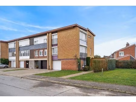 ruime bel-étage met tuin en garage in sint-michiels