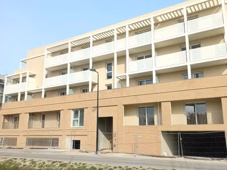 t2 avec terrasse et parking à monteux