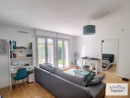 a 10 mn à pied du centre ville f2 avec jardin