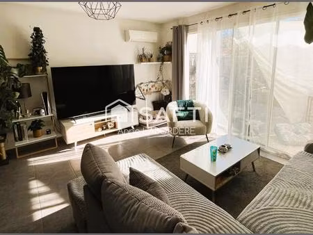 idéalement située  à proximité de toute commodité