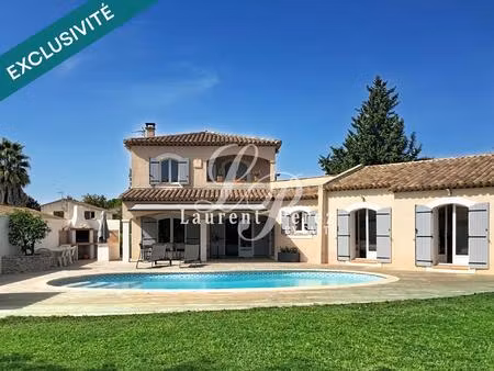 villa de charme avec piscine et grand jardin