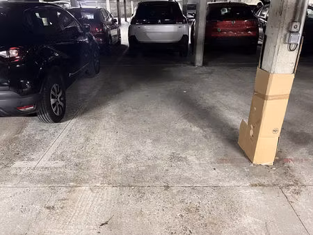 rue de la michaudière - place de parking sécurisée au sous-sol