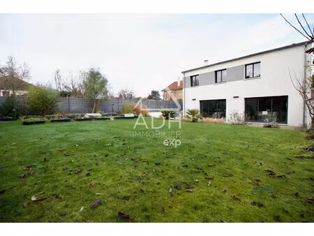 a vendre a neauphle le chateau maison récente 6 pièces / 4 cha