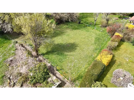 à acheter : terrain constructible de 410 m² situé à fessy
