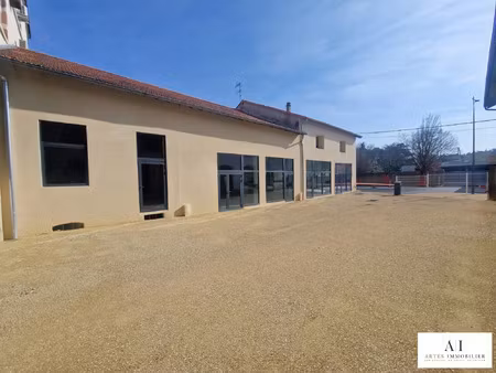location commerce 83 m² à montélimar (26200)