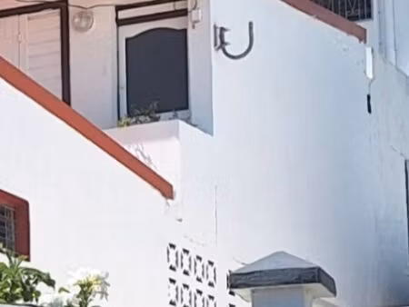 studio meublé au bourg du gosier  vu sur mer