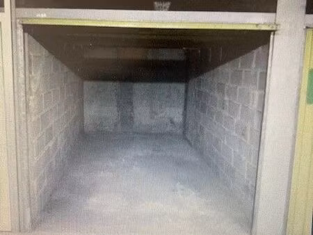 loue box au pied du rer laplace à arcueil