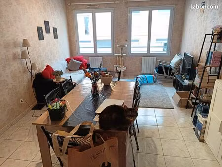 t2 - 52 m² - a 60 m de l’iut