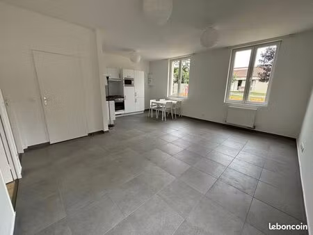 t3 meublé à quelques pas de la plage du cormier