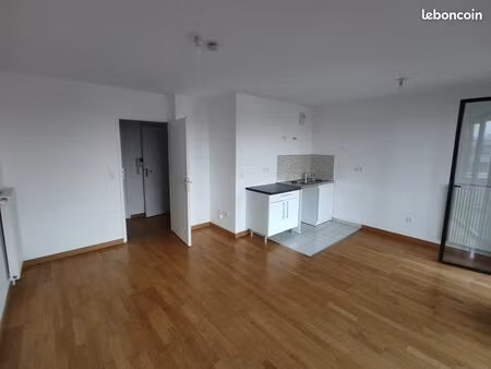 location studio avec parking couvert centre reims