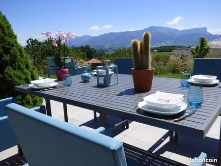 2 pieces avec vue magnifique terrasse et jardin