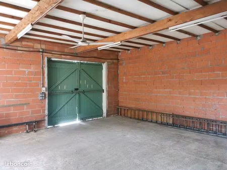 entrepôt 70m2 dans environnement calme et sécurisé