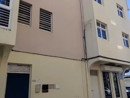 location locaux professionnels 3 pièces 50 m² à fort de france (97200)  957 €