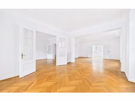 location appartement  m² t-5 à strasbourg  2 500 €