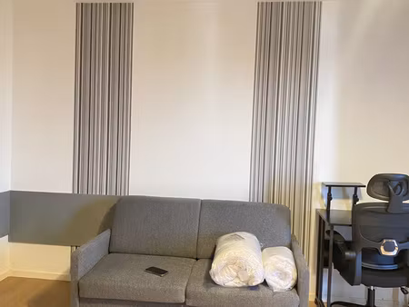 studio meublé refait à neuf avec parking