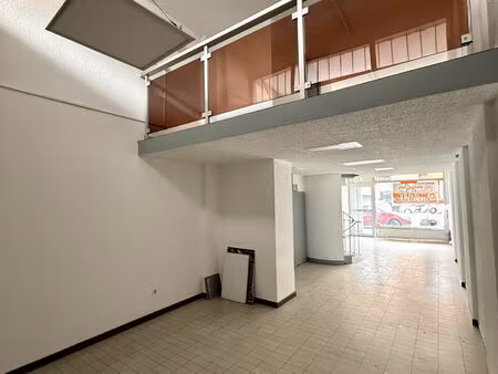 vente commerce 58 m² cluses (74300)