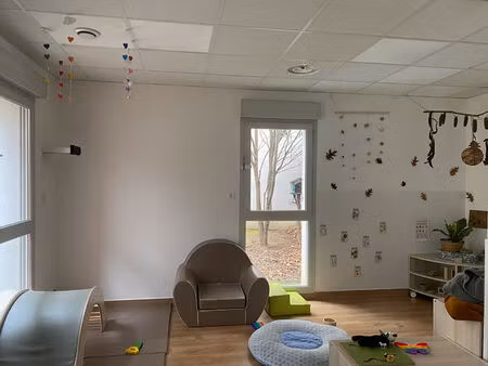 vente murs 110 m2 + jardin privatif + 3 places parking - craponne (69290)