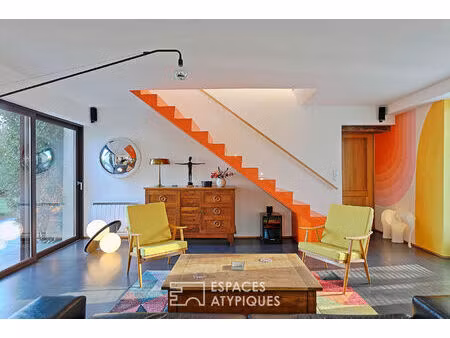 belle maison en pierre rénovée avec jardin paysager et piscine