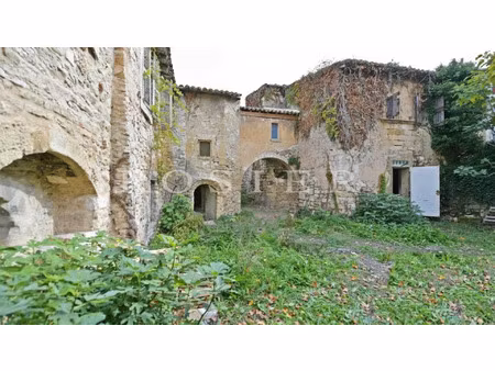 vente maison 30 pièces 900 m² robion (84440)