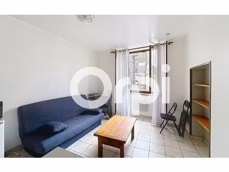 location appartement  22 m² t-1 à saint-flour  250 €