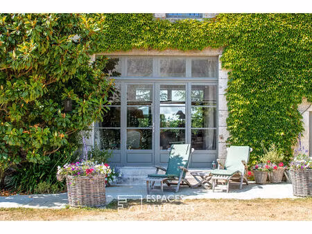 ancienne ferme d'exception du xixe siècle et son orangerie