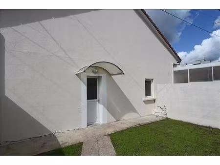 maison - 53 m2 - 3 pièces - non meublé