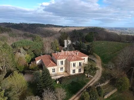 maison de maître sur plus de 19 hectares de bois