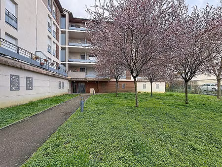 appartement 3 pièces à vendre à montluel - bon état  proche commodités