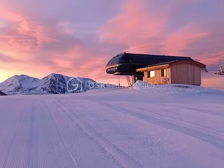 local commercial de 486 m² à chamrousse