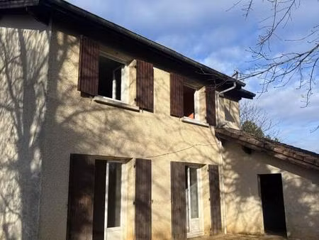 maison individuelle avec jardin et garage