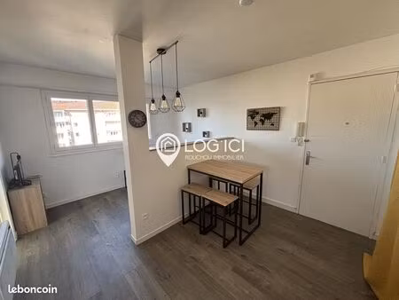 studio 1 pièce 28 m²