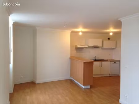 a louer grand t3 centre ville de morlaix